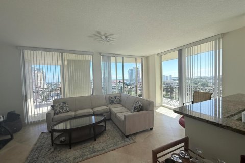 Condominio en alquiler en West Palm Beach, Florida, 3 dormitorios, 149.2 m2 № 2241409 - foto 5