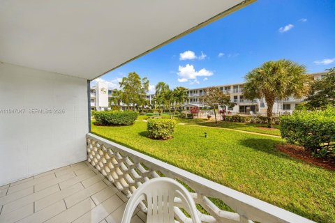 Condo in Miami, Florida, 1 bedroom  № 2152932 - photo 26