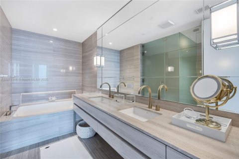 Copropriété à louer à Sunny Isles Beach, Floride: 5 chambres, 295.06 m2 № 124910 - photo 17