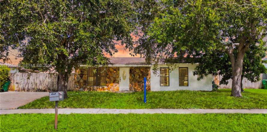 Casa en Homestead, Florida 4 dormitorios, 188.03 m2 № 2017399