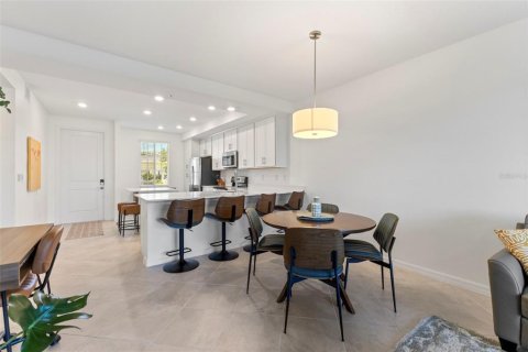 Condo in Venice, Florida, 2 bedrooms  № 2112207 - photo 13