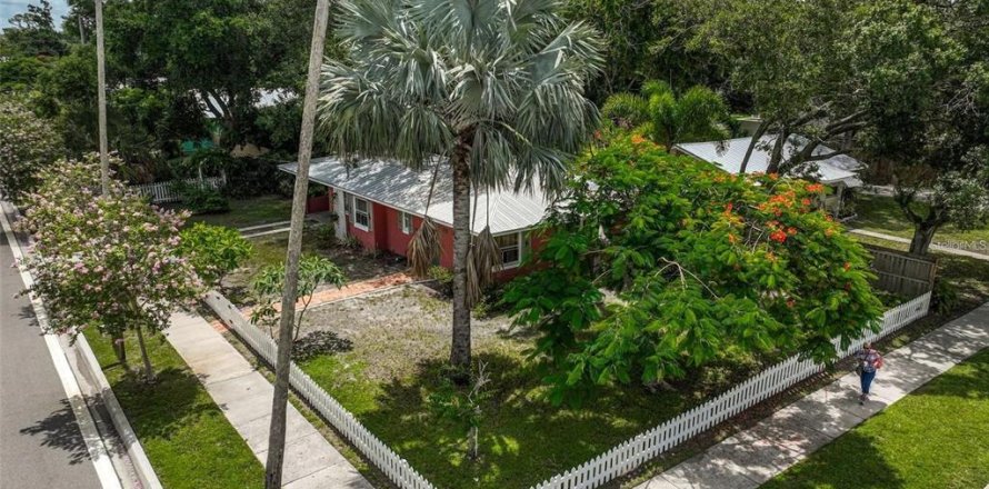 Propiedad comercial en Sarasota, Florida 5 dormitorios, 183.67 m2 № 1540709