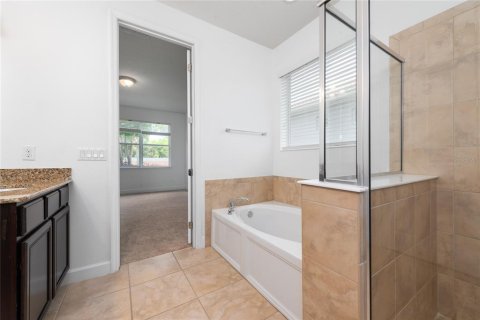 House in Orlando, Florida 3 bedrooms, 180.32 sq.m. № 1906221 - photo 17