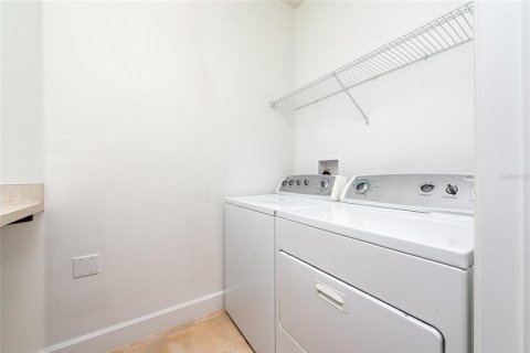 House in Orlando, Florida 3 bedrooms, 180.32 sq.m. № 1906221 - photo 25