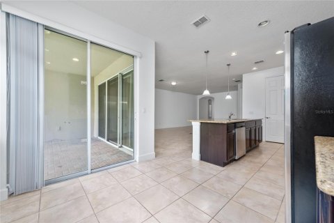 House in Orlando, Florida 3 bedrooms, 180.32 sq.m. № 1906221 - photo 13