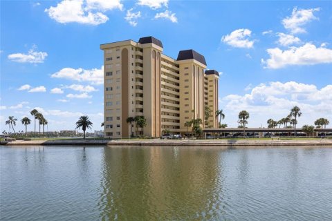 Condo à Saint Petersburg, Floride, 2 chambres  № 2339363