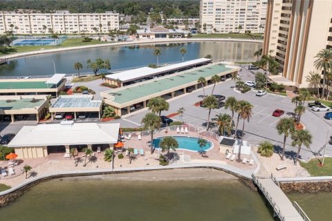 Condo in Saint Petersburg, Florida, 2 bedrooms  № 2339363 - photo 30