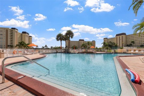Condo in Saint Petersburg, Florida, 2 bedrooms  № 2339363 - photo 27