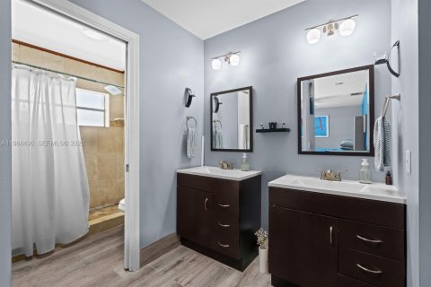 Adosado en venta en Fort Lauderdale, Florida, 3 dormitorios, 129.13 m2 № 2029765 - foto 28