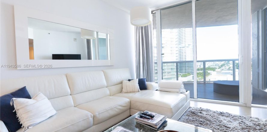 Condominio en Miami Beach, Florida, 2 dormitorios  № 2000521