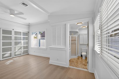 Снять в аренду виллу или дом в Лейк-Уорт, Флорида 2 спальни, 138.24м2, № 1972136 - фото 23