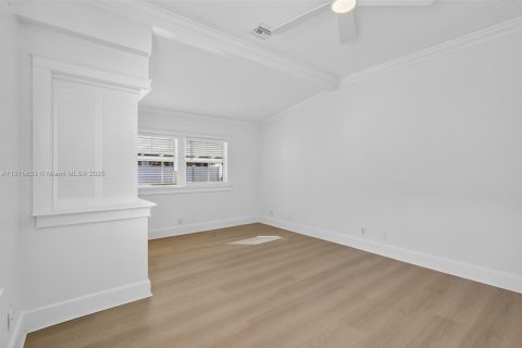 Снять в аренду виллу или дом в Лейк-Уорт, Флорида 2 спальни, 138.24м2, № 1972136 - фото 25