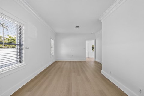 Снять в аренду виллу или дом в Лейк-Уорт, Флорида 2 спальни, 138.24м2, № 1972136 - фото 11