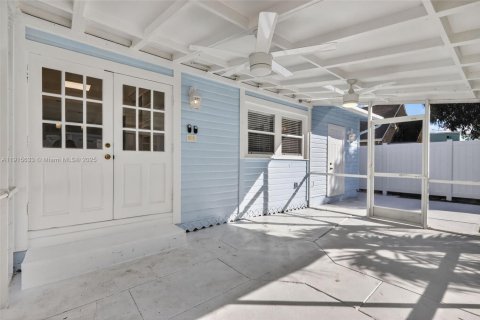 Снять в аренду виллу или дом в Лейк-Уорт, Флорида 2 спальни, 138.24м2, № 1972136 - фото 29