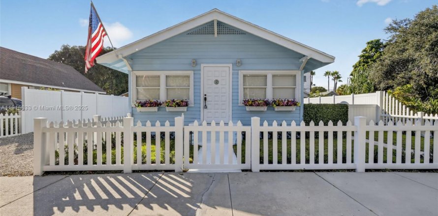 Дом в Лейк-Уорт, Флорида 2 спальни, 138.24м2 № 1972136