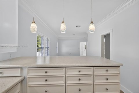 Снять в аренду виллу или дом в Лейк-Уорт, Флорида 2 спальни, 138.24м2, № 1972136 - фото 8