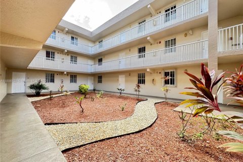 Снять в аренду кондоминиум в Хайалиа, Флорида 2 спальни, 93.27м2, № 1949411 - фото 21