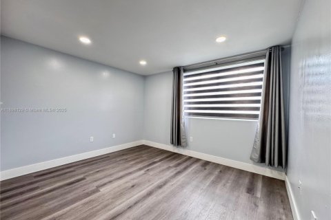 Снять в аренду кондоминиум в Хайалиа, Флорида 2 спальни, 93.27м2, № 1949411 - фото 16