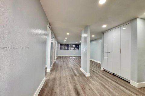 Снять в аренду кондоминиум в Хайалиа, Флорида 2 спальни, 93.27м2, № 1949411 - фото 6