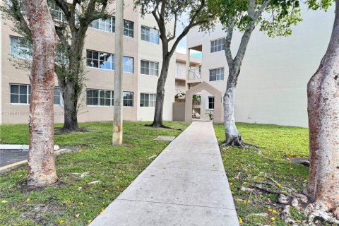 Снять в аренду кондоминиум в Хайалиа, Флорида 2 спальни, 93.27м2, № 1949411 - фото 24