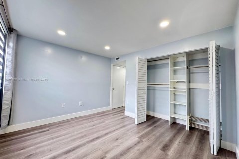 Снять в аренду кондоминиум в Хайалиа, Флорида 2 спальни, 93.27м2, № 1949411 - фото 18