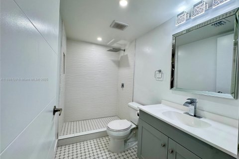 Снять в аренду кондоминиум в Хайалиа, Флорида 2 спальни, 93.27м2, № 1949411 - фото 5