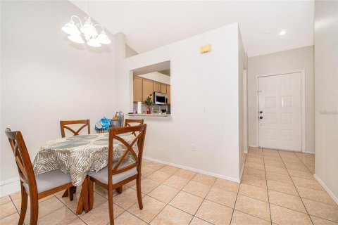 Condo in Orlando, Florida, 2 bedrooms  № 1828013 - photo 12