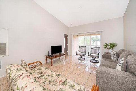 Condo in Orlando, Florida, 2 bedrooms  № 1828013 - photo 10