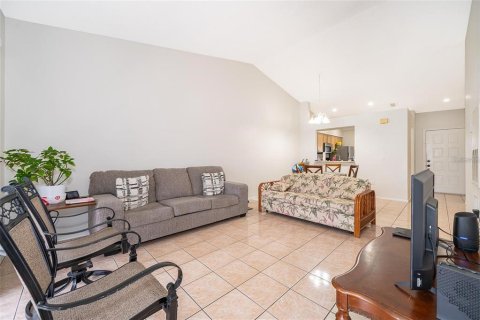 Condo in Orlando, Florida, 2 bedrooms  № 1828013 - photo 9