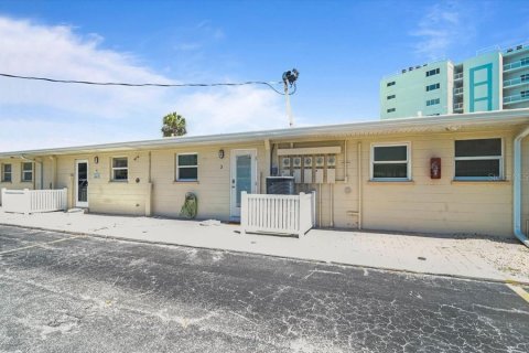 House in Sarasota, Florida 1 bedroom, 67.63 sq.m. № 2196804 - photo 3