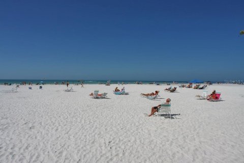 House in Sarasota, Florida 1 bedroom, 67.63 sq.m. № 2196804 - photo 30