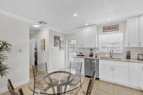 House in Sarasota, Florida 1 bedroom, 67.63 sq.m. № 2196804 - photo 9
