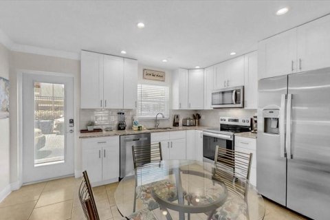 House in Sarasota, Florida 1 bedroom, 67.63 sq.m. № 2196804 - photo 10