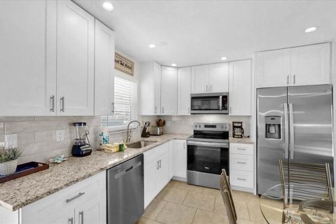 House in Sarasota, Florida 1 bedroom, 67.63 sq.m. № 2196804 - photo 7