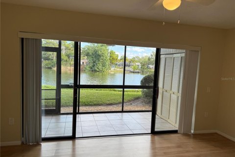 Condo in Sarasota, Florida, 2 bedrooms № 2393883 - photo 6