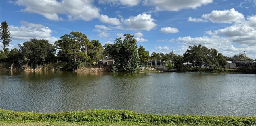 Condo in Sarasota, Florida, 2 bedrooms № 2393883