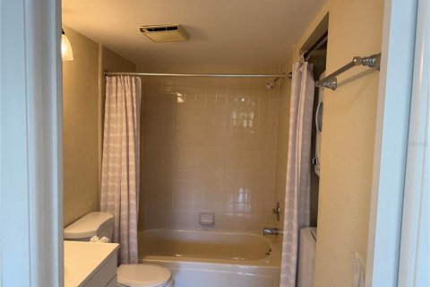 Condo in Sarasota, Florida, 2 bedrooms № 2393883 - photo 20