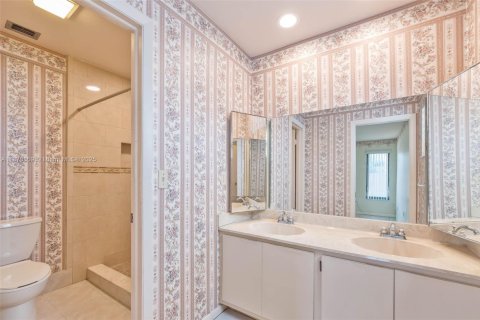 Townhouse in Miami, Florida 3 bedrooms, 138.61 sq.m. № 1931268 - photo 11