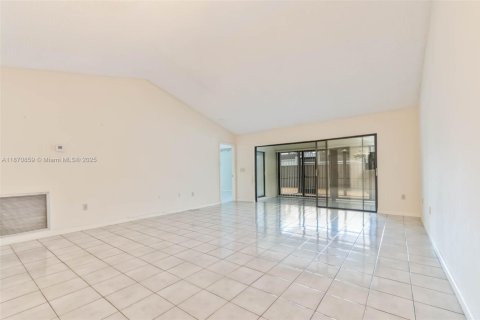 Townhouse in Miami, Florida 3 bedrooms, 138.61 sq.m. № 1931268 - photo 4
