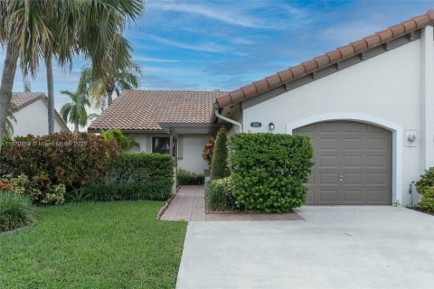 Townhouse in Miami, Florida 3 bedrooms, 138.61 sq.m. № 1931268 - photo 25