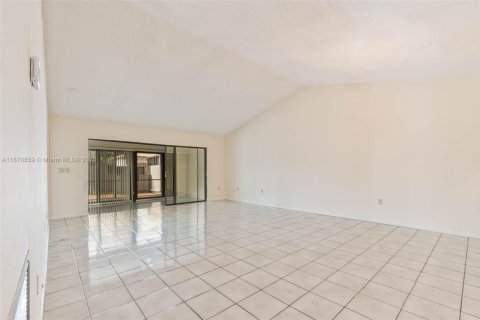 Townhouse in Miami, Florida 3 bedrooms, 138.61 sq.m. № 1931268 - photo 3