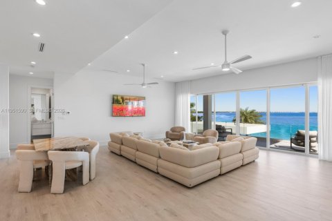 Casa en venta en Marathon, Florida, 5 dormitorios, 332.59 m2 № 2008543 - foto 9