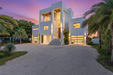 Casa en venta en Marathon, Florida, 5 dormitorios, 332.59 m2 № 2008543 - foto 5
