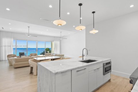 Casa en venta en Marathon, Florida, 5 dormitorios, 332.59 m2 № 2008543 - foto 18