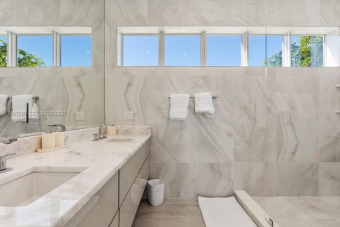 Casa en venta en Marathon, Florida, 5 dormitorios, 332.59 m2 № 2008543 - foto 24