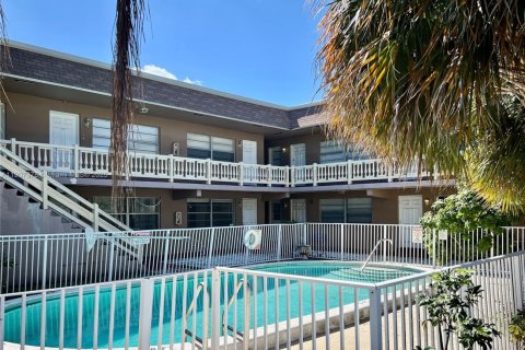 Copropriété à louer à Pompano Beach, Floride: 2 chambres, 67.08 m2 № 1963666 - photo 1
