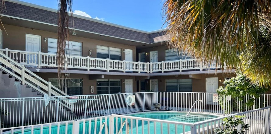 Condo à Pompano Beach, Floride, 2 chambres № 1963666