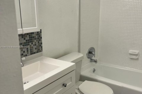 Copropriété à louer à Pompano Beach, Floride: 2 chambres, 67.08 m2 № 1963666 - photo 9