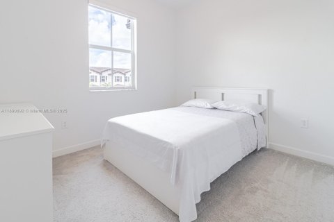 Townhouse in Miami, Florida 3 bedrooms, 133.97 sq.m. № 1944363 - photo 20