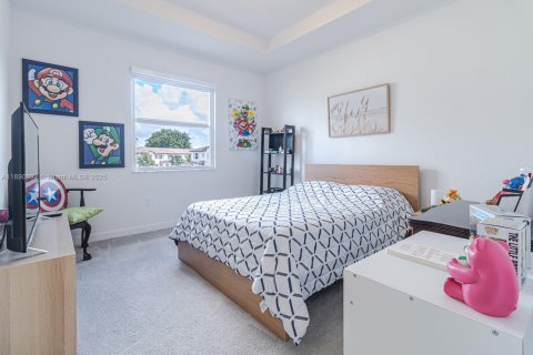 Townhouse in Miami, Florida 3 bedrooms, 133.97 sq.m. № 1944363 - photo 14